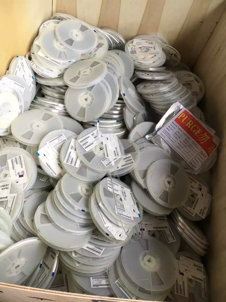 回收工廠庫存回收電容回收內(nèi)存